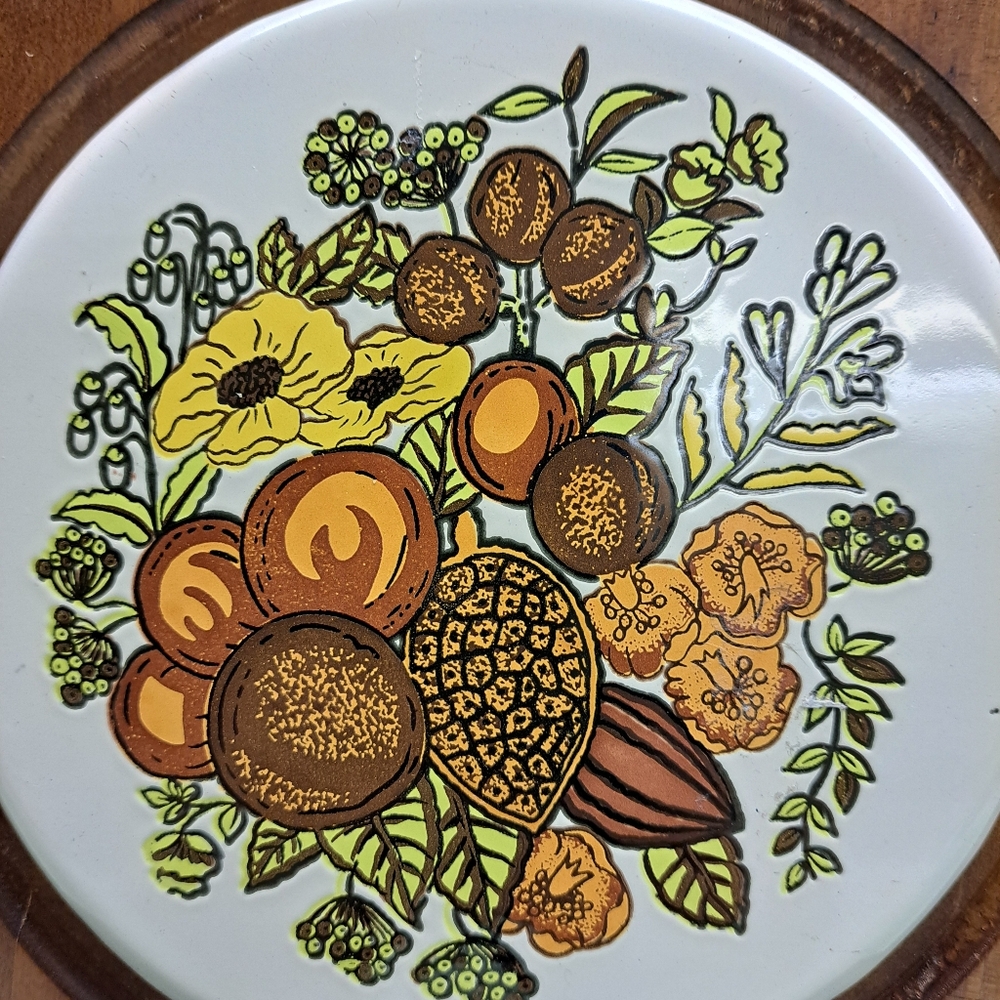 Vintage 1970s Wooden & Tile Apple Shaped Trivet Orange Brown Yellow Florals - Picture 2 of 5